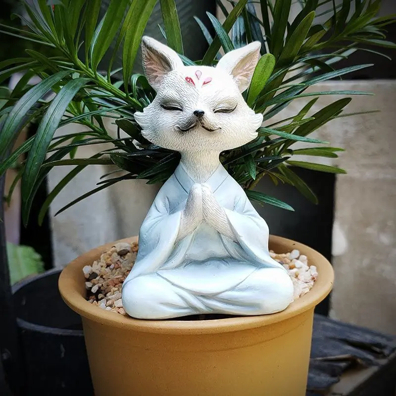 

Фигурка лисы для медитации Zen Fox, милая статуэтка девятихвостой лисы в халате, скульптура животного из смолы для декора дома, офиса, рабочего стола, йога-дзен