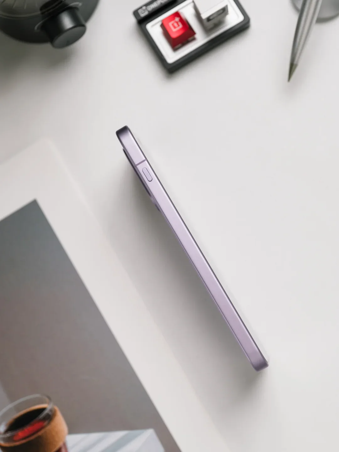 OnePlus 15 5G Snapdragon 8 Elite Gen5 6.78 165Hz LTPO AMOLED 120W Charger 7300mAh IP68 NFC OTA 50MP