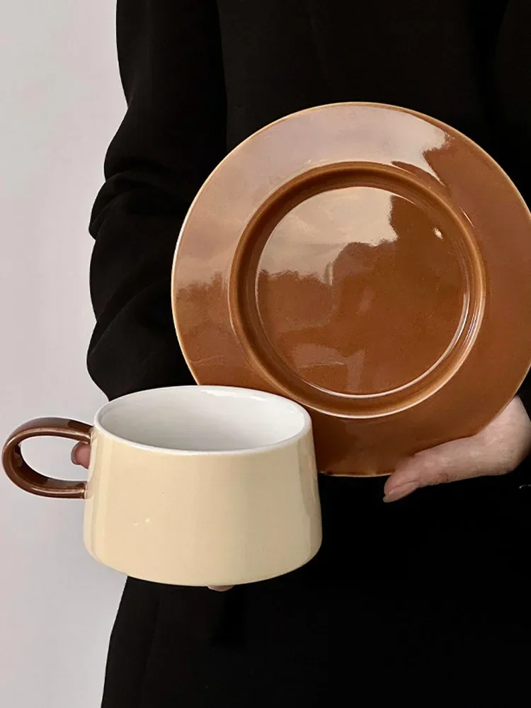 European Vintage Apricot Coffee Ceramic Cup and Saucer Set, High-value Simple Latte Afternoon Tea Cups, Home Kitchen Decoration