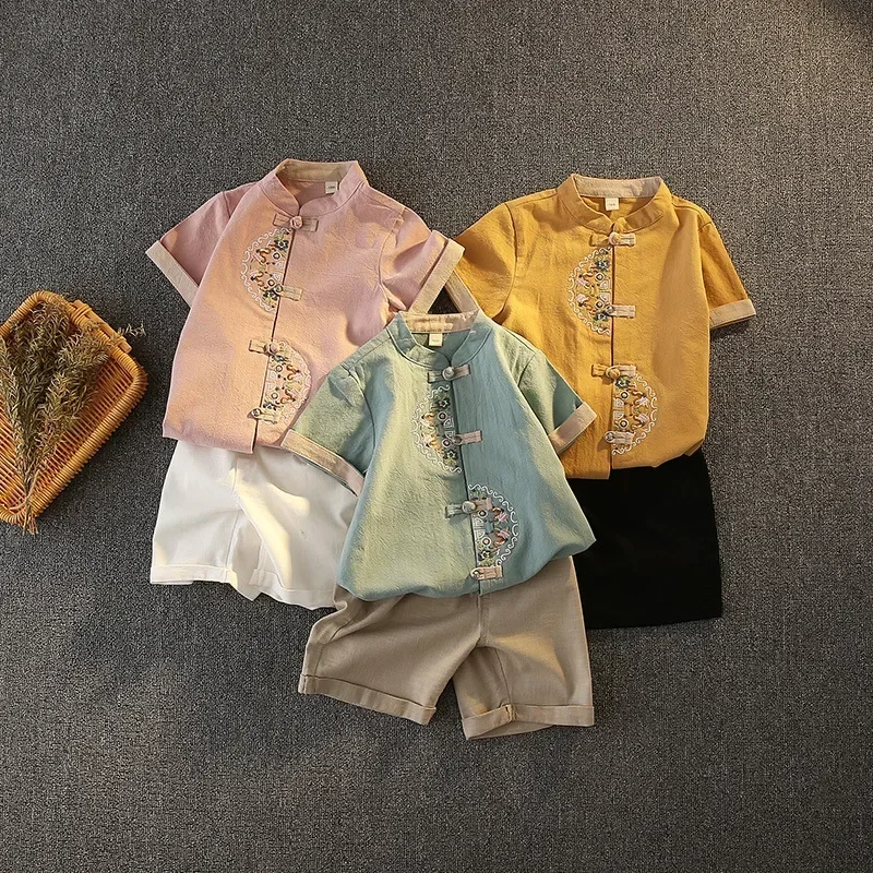 Abbigliamento tradizionale cinese 3 colori per ragazzi Confucio Hanfu Ricamo Tang Suit Capodanno Outfit Manica corta Estate