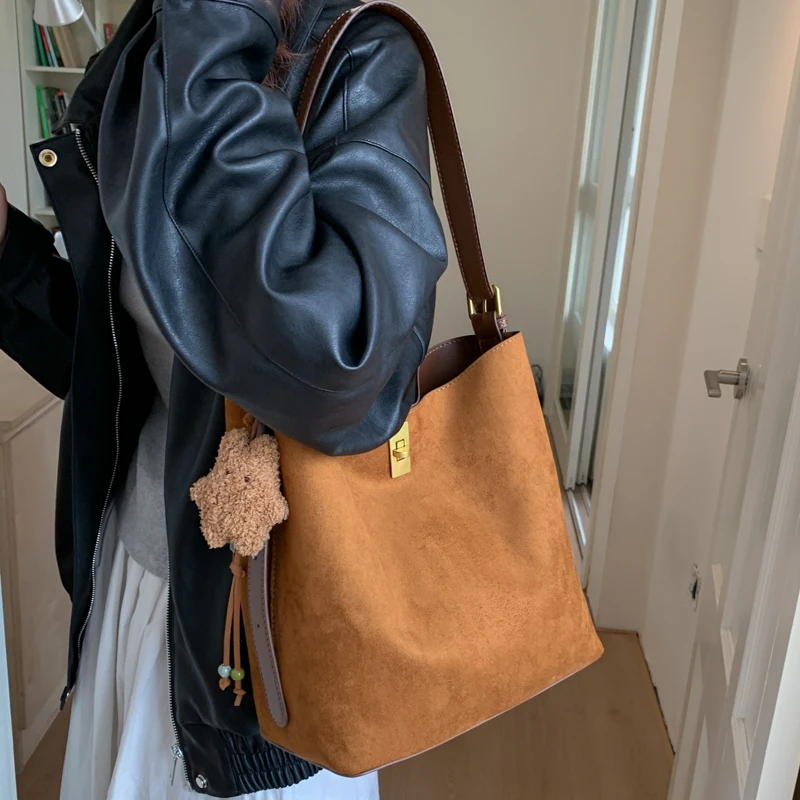 

Women Suede Shoulder Bags Women's Handbag with Inner Bag Large Capacity Tote Bag Solid Color Simple Casual Commuter Bucket Bags