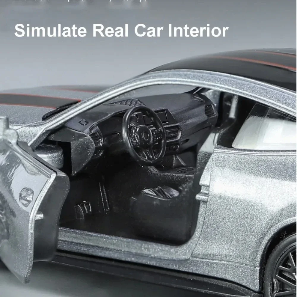 1:36 M4 CSL 合金製おもちゃの車モデル 高シミュレーションメタル製 本物のドアが開く プルバック機能付き 男の子の誕生日プレゼント コレクション