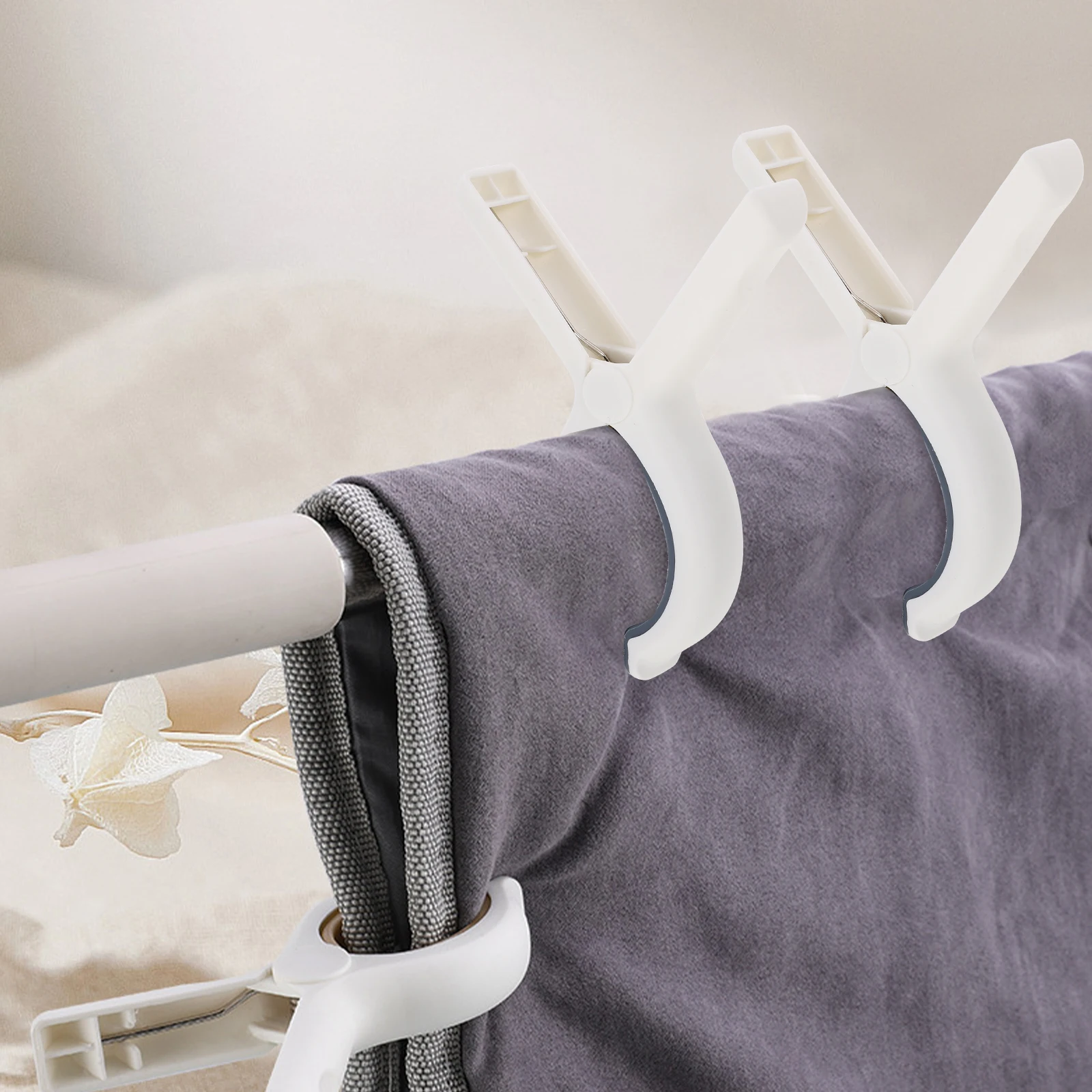 

2pcs Non slip Clothespins Windproof Quilt Clamps Beach Towel Clips Clothes Clamps Plastic Material Sturdy Performance
