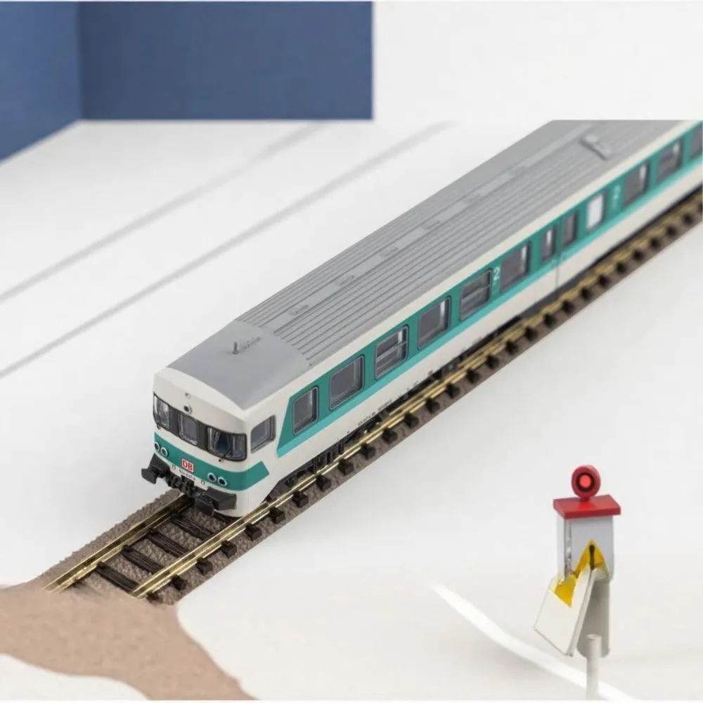PIKO N-Type 1/160 BR624 Diesel EMU Intercity Train Três seções Diecast Mint Green Pinted Conjunto de trem de brinquedo para meninos