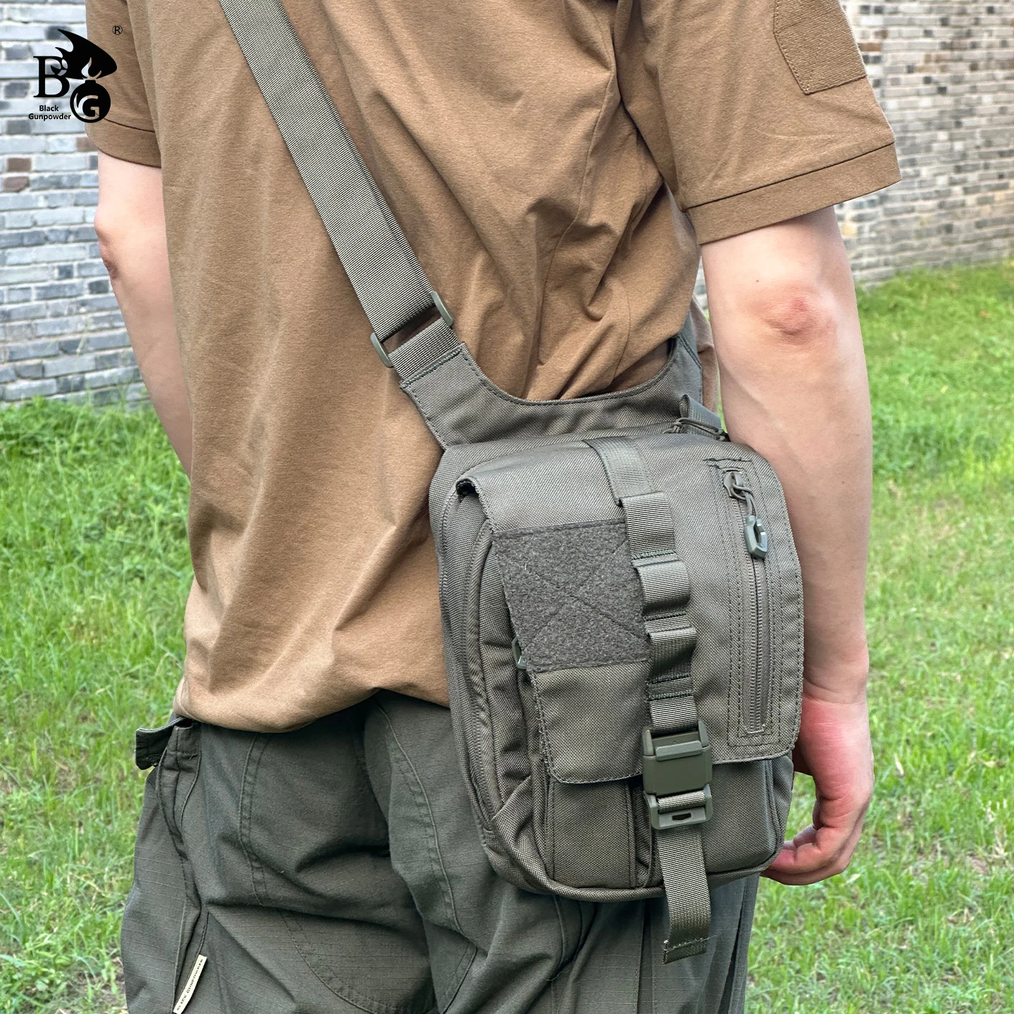 sac-bandouliere-tactique-bg-sac-a-pistolet-multifonctionnel-a-acces-rapide-compatible-main-gauche-et-droite-avec-systeme-de-tirage-rapide-adapte-pour-le-stand-de-tir-les-trajets-quotidiens-l'edc-et-l'utilisation-en-exterieur