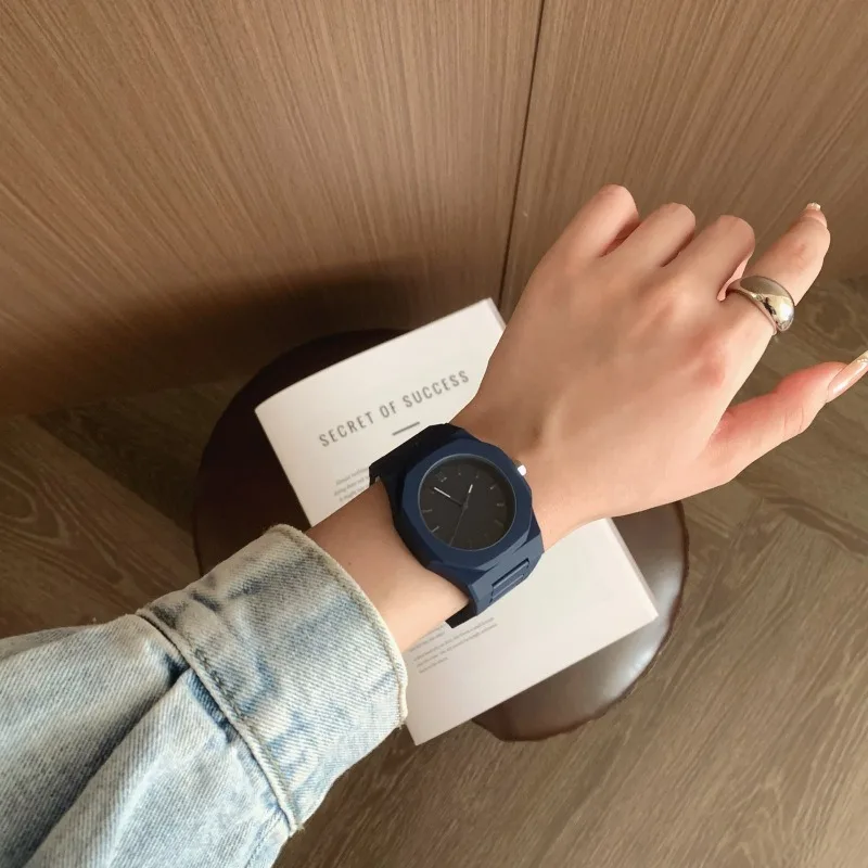 

Лучшие модные мужские роскошные часы с календарем, женские деловые повседневные кварцевые часы, спортивные пластиковые часы, студенческие часы Reloj Hombre