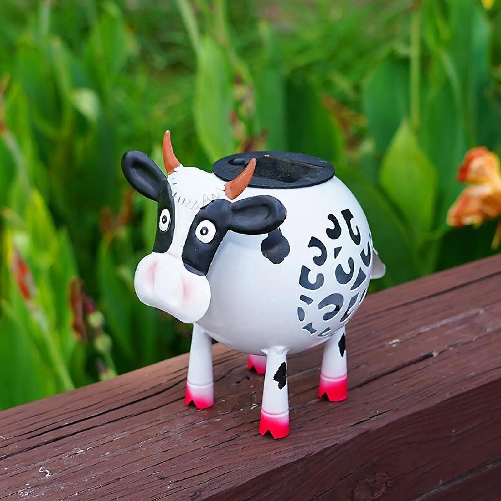 Solar Cow Light White Animal Shaped Garden LED Lamp Weatherproof Iron Decor Figurine for Patio Yard Ornament