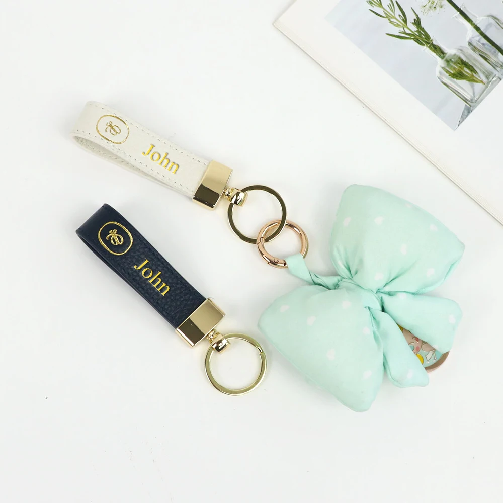 Customized Name PU Leather Car Keychain - Simple and Elegant Leather Metal Key String Pendant for Keychain