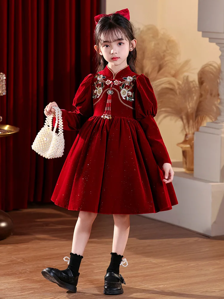 فستان بناتي شتوي جديد لعام 2025 مطرز من Hanfu Qipao ملابس حمراء للعام الصيني الجديد للأطفال فستان فتاة الزهور لحفلات الزفاف والسهرات