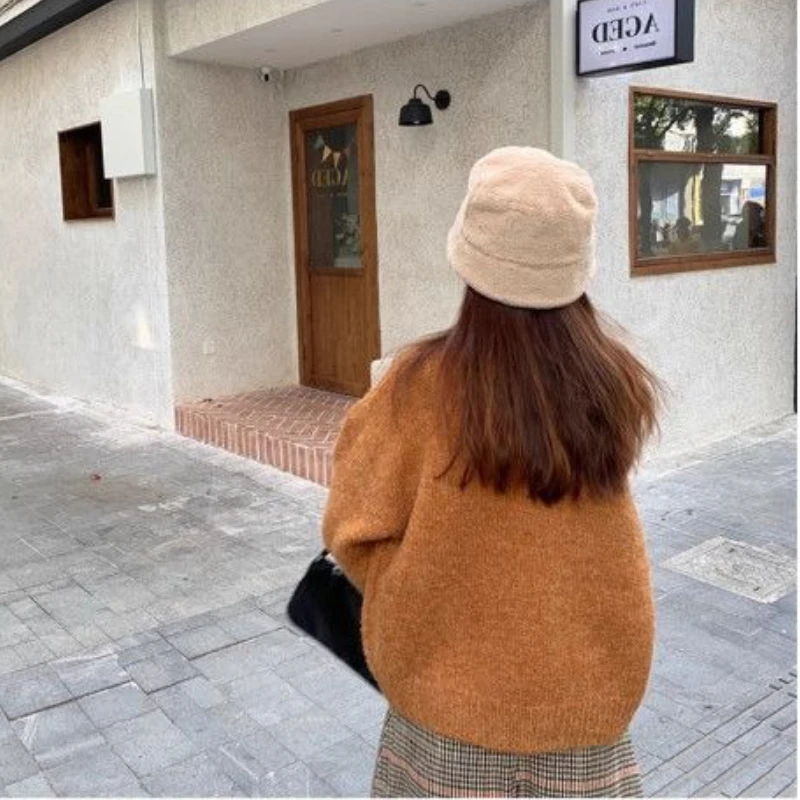 2025 Autumn and Winter Fashion New Women's Elegant Knitted Cashmere Cardigan Retro Horn Button Outer Warm Thick Sweater Jumper