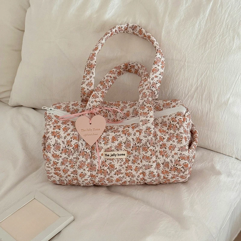 Zylinderförmige Handtasche mit Blumenmuster, tragbare Reisewaschtasche, große Kapazität, tragbare Aufbewahrungstasche für den Außenbereich, Damen-Kosmetik- und Toilettenartikel – Detail 3