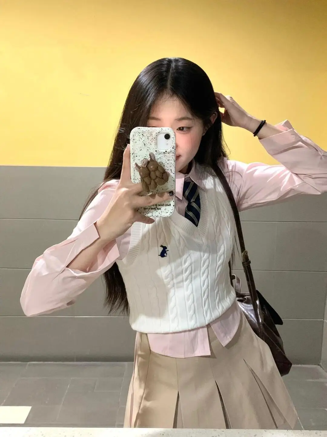 핑크 롱 니트 스쿨 세트 체크무늬 스커트와 허리띠 포함 여성 패션 세트 가을 2024 폴리...