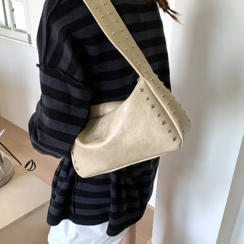 

Новые модные квадратные сумки на плечо из искусственной кожи с заклепками и украшением на молнии, 2021, большая вместимость, стильный дизайн, женские сумки