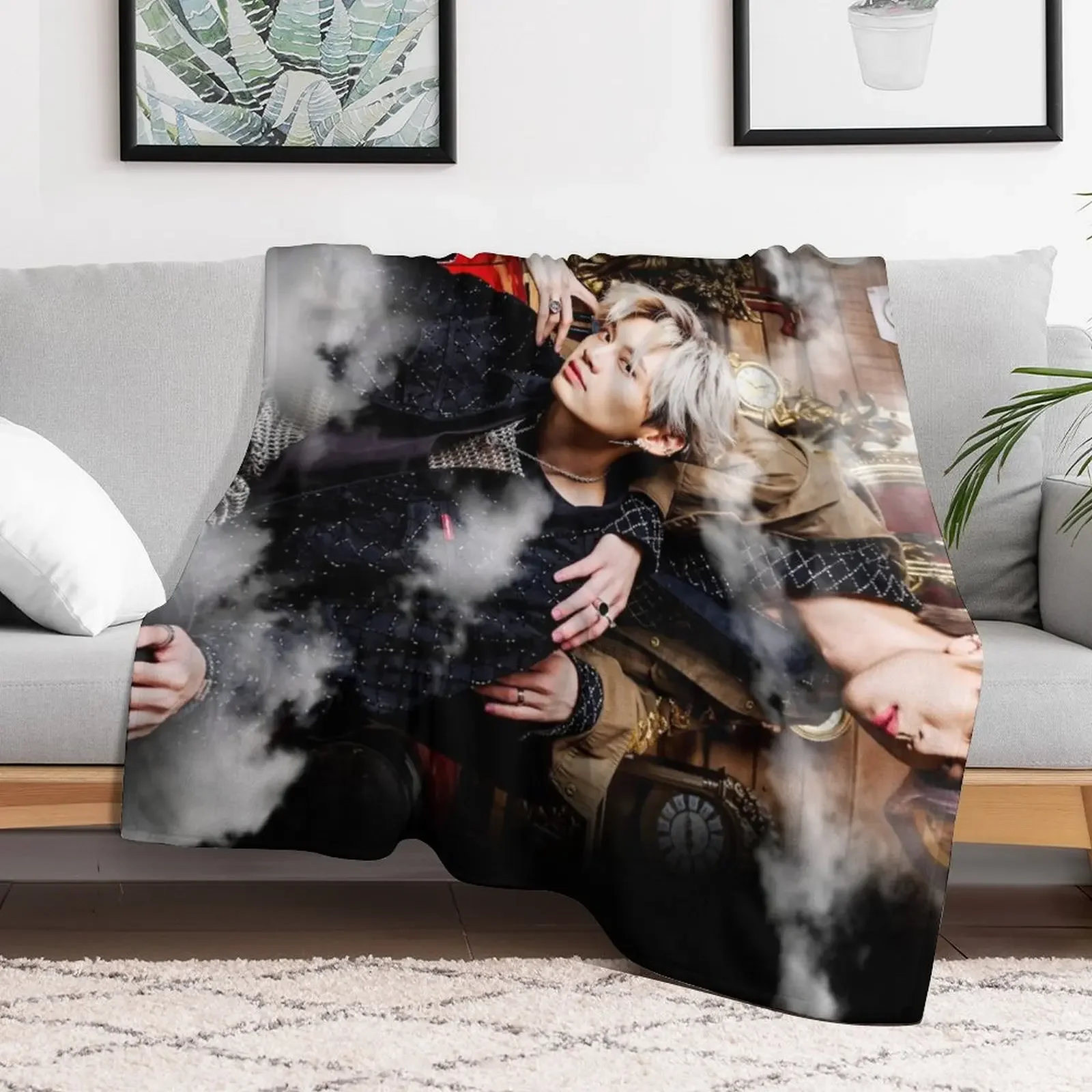 BounPrem رمي بطانية الفانيلا النسيج لطيف الشتاء أسرة تأثيري أنيمي البطانيات