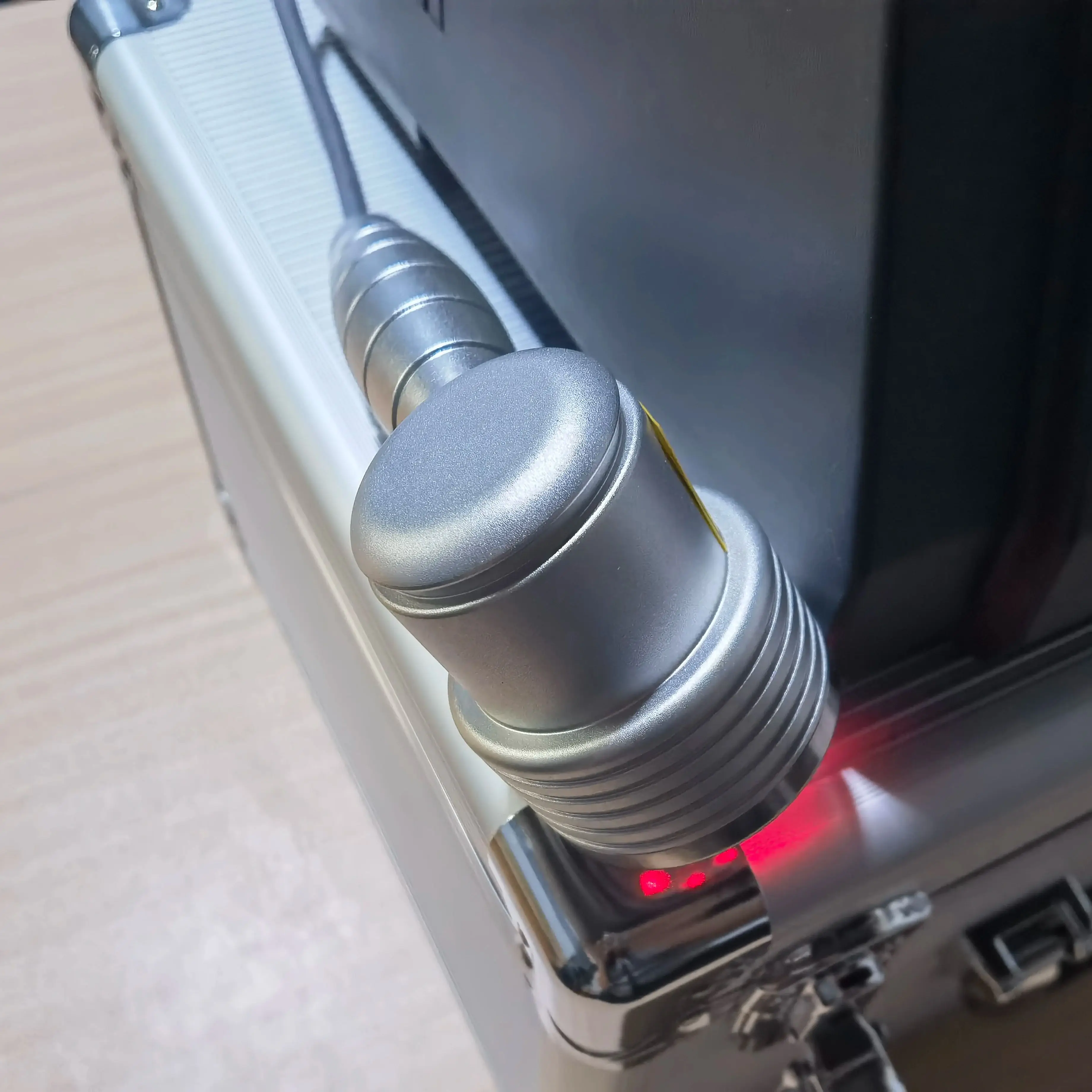 

HLKGO Лучшее устройство для холодной лазерной терапии, красный лазер, облегчение боли, одобренные диоды 650 нм X 11 + 808 нм X 5 диодов, свет для домашнего использования, тендинит