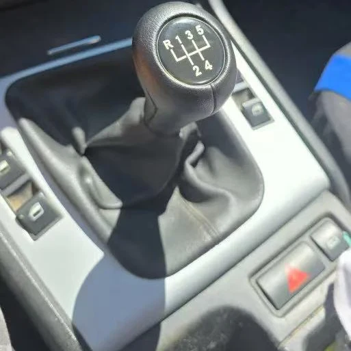 Leather Gear Shift Knob for BMW 1 3 5 6 Series M3 M4 M5 X5 X6 E30 E32 E34 E36 E38 E39 E46 E53 E60 E63 E83 E84 E87 E90 E91 E92