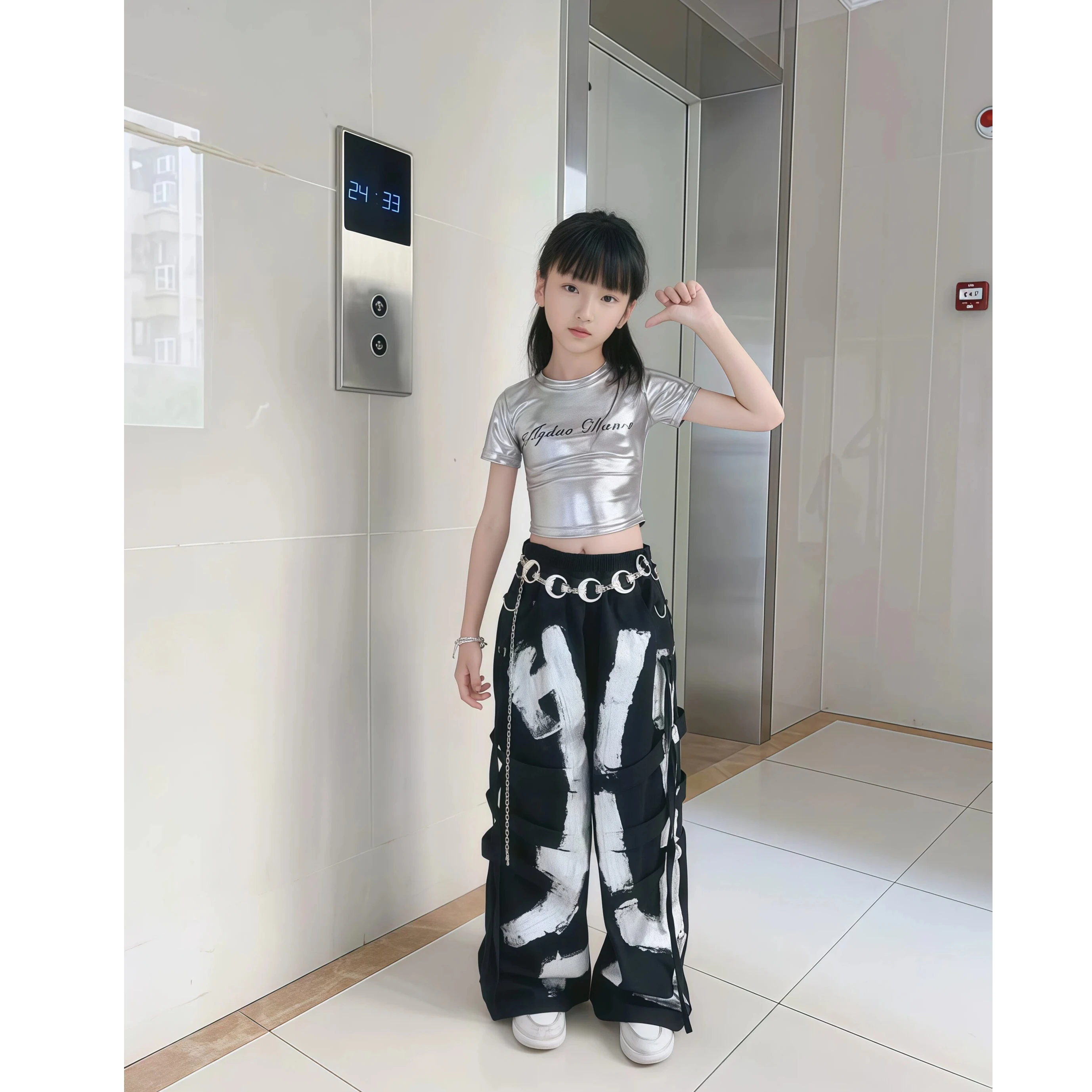 Fashion Kids Girls Hip Hop Dance Suit Silver Glitter Top Casual Graffiti Loose Pants Child Jazz Street Dance Performance Costume