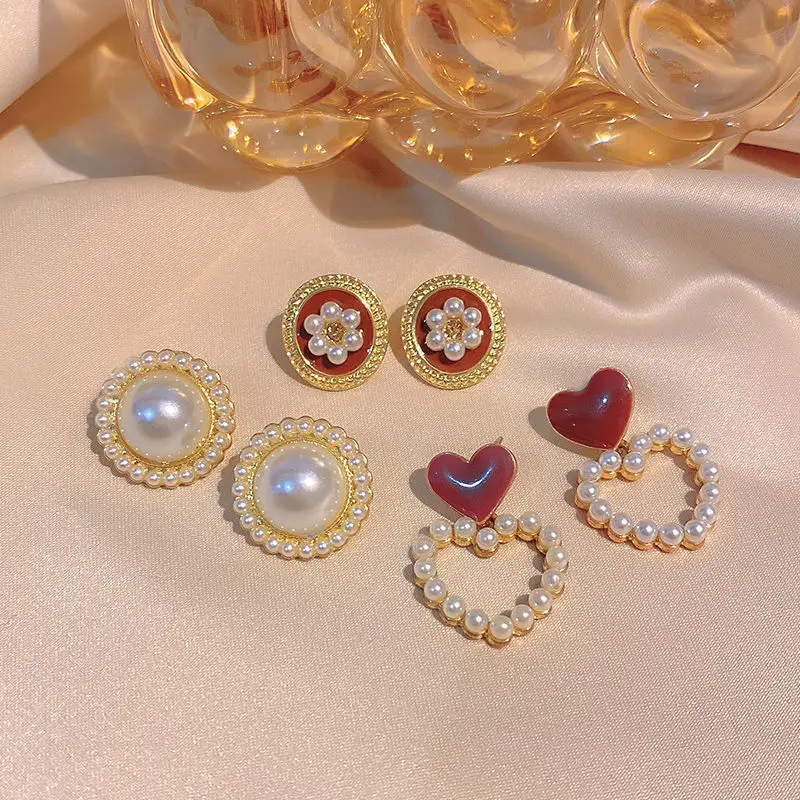 2024 Trendy Women\'s Ear Clip French Retro Wine Red Ear Clip Without Ear Hole, Socialite Pearl Earrings