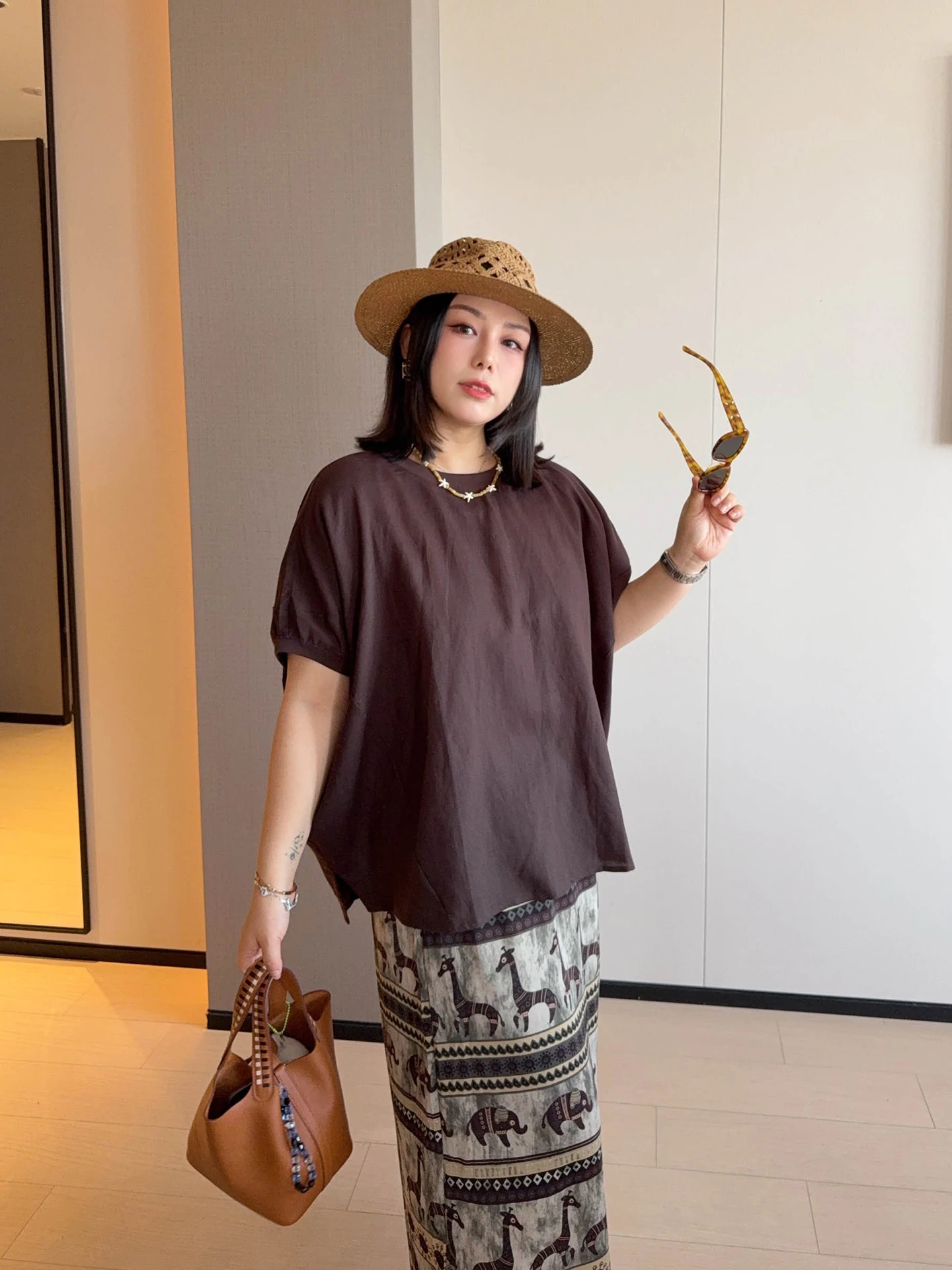 

Летний топ VOGANA из льна и шелка большого размера для женщин, удобный, повседневный, с рукавами «летучая мышь», для полных дам