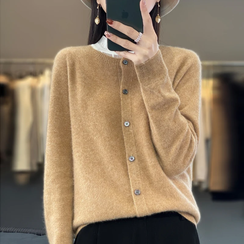 Long-sleeved women's sweater cashmere knitted 100% pure merino wool O-neck cardigan sweater coat in autumn and winter.