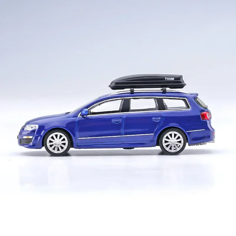 XCARTOYS Diecast alloy model 1:64 Volkswagen R36 Blue Model No. 137 Collection of toys for boys, holiday gifts for children.