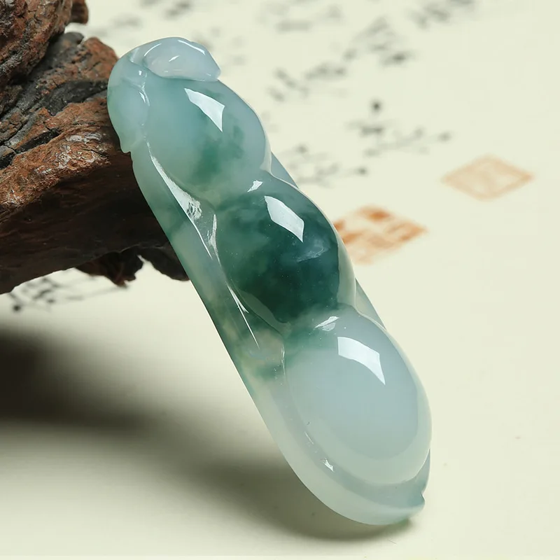 

Burma Jadeite Ice Waxy Kinds Floating Flowers Sauteed Green Beans Jade Pendant Men's and Women's Four Seasons Lucky Bean Pendant