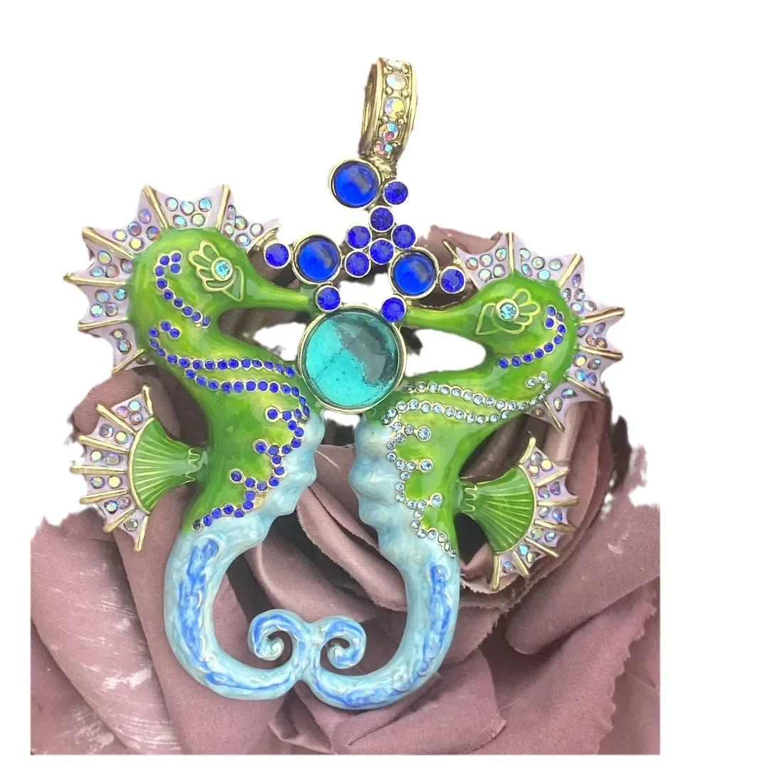 KFVintage Enamel Craftsmanship Inlaid with Czech Diamonds, Glass Beads, Double Seahorse, Bubble-spitting Magnetic Pendant