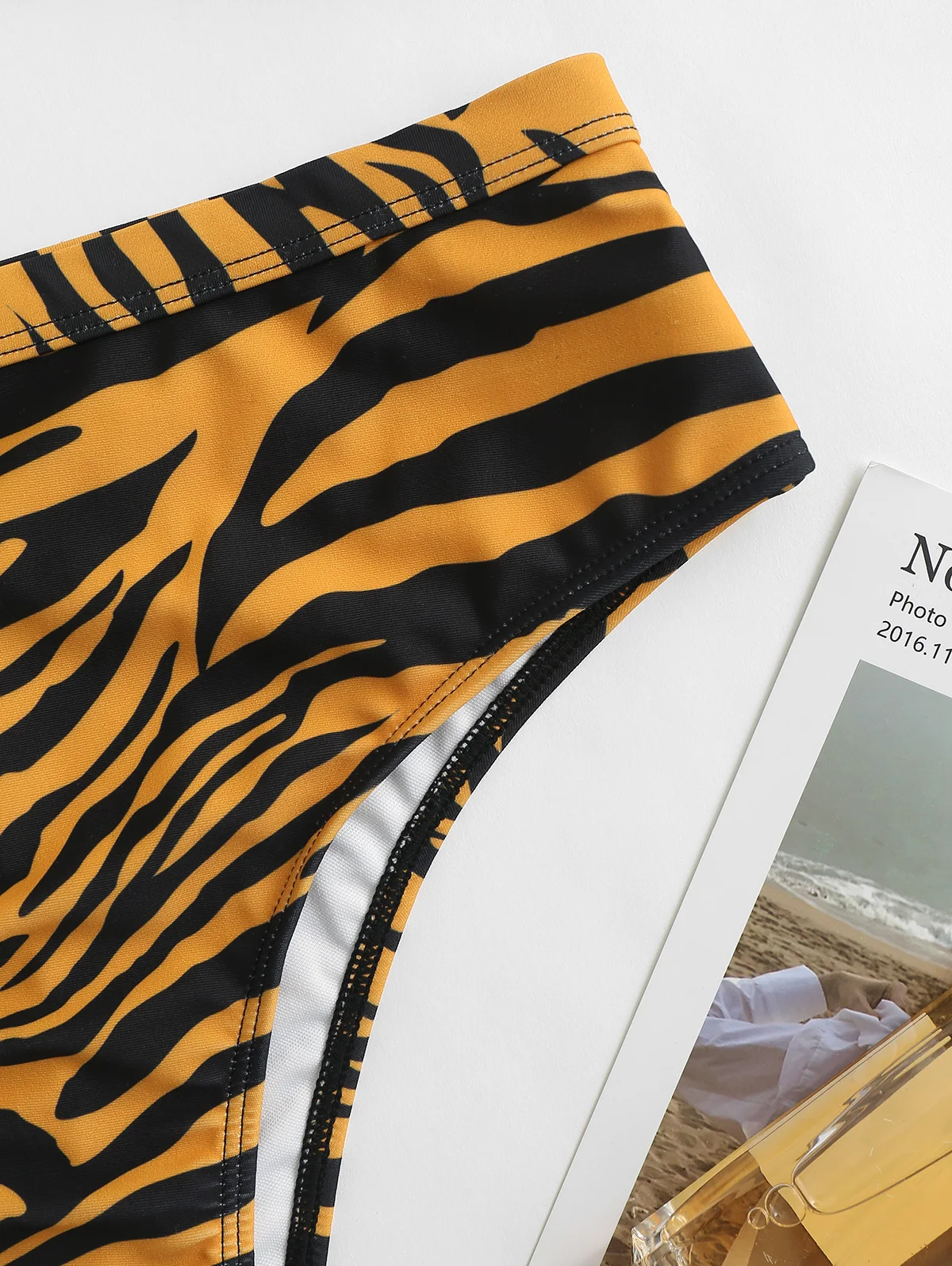 ZAFUL Tiger Bikini a rayas, traje de baño con un hombro recortado