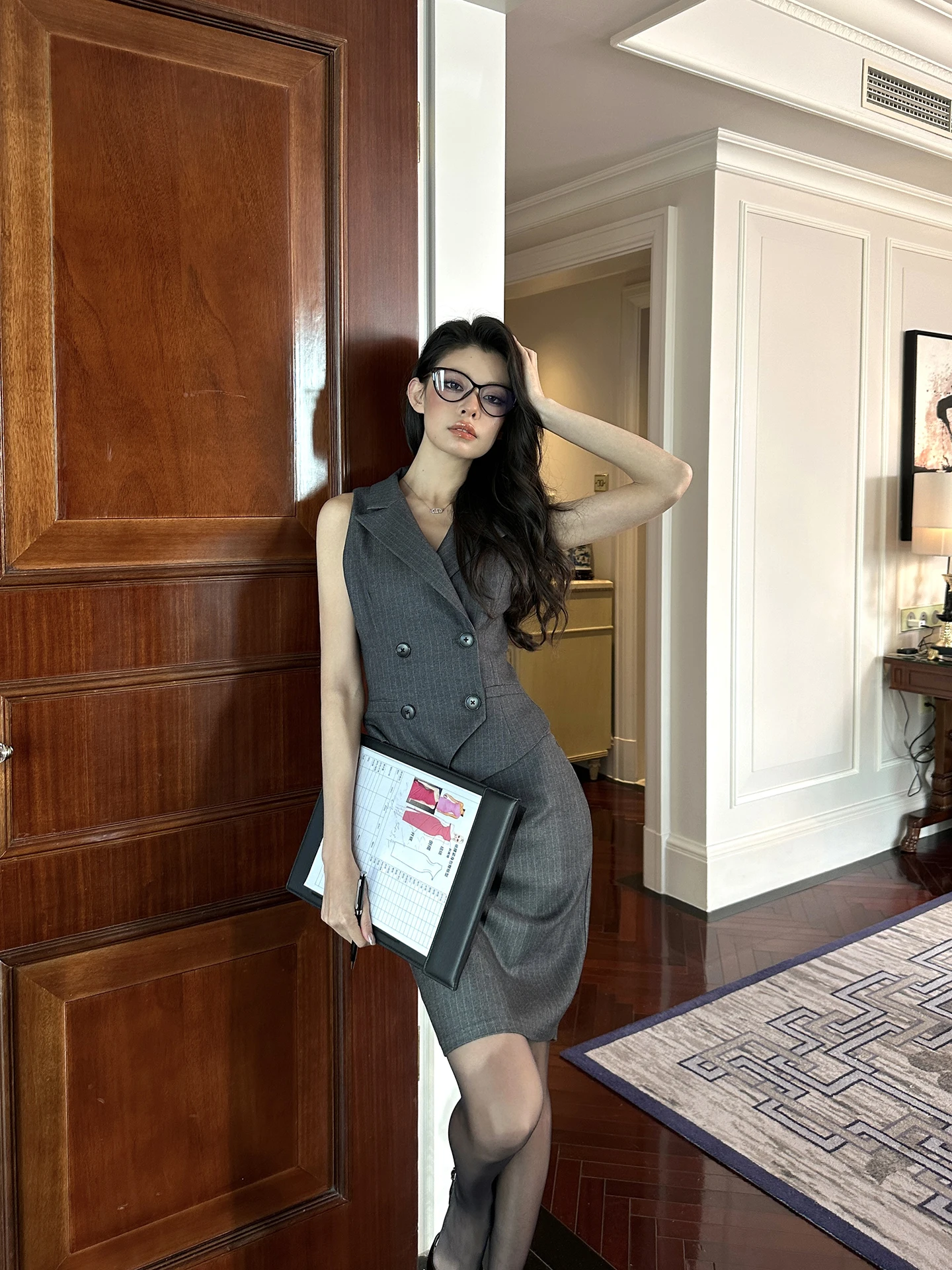 

LLE Woolen Roll Suit Vest Top And Skirt Set Office Workwear Striped Svel Commute Faion Women's Ensemble