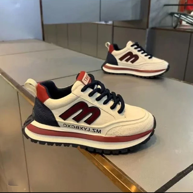 

Retro contrasting thick soled Forrest Gump shoes for men and women 2026 new matte leather casual sports shoes, height increasing