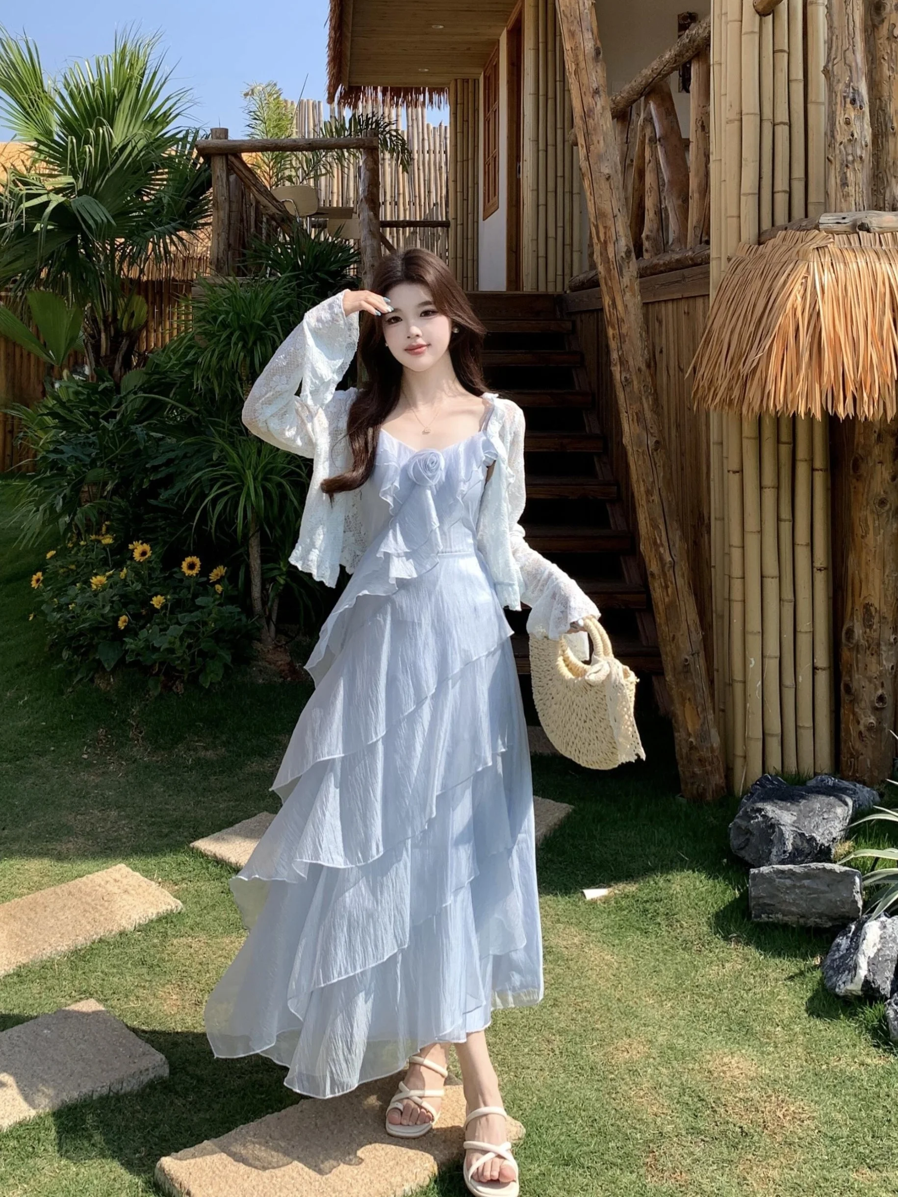 

Женское платье больших размеров синего цвета с кружевной отделкой и воротником-халтер, летнее, новая модель, с завышенной талией, асимметричное, А-силуэт, для повседневной носки, в корейском стиле