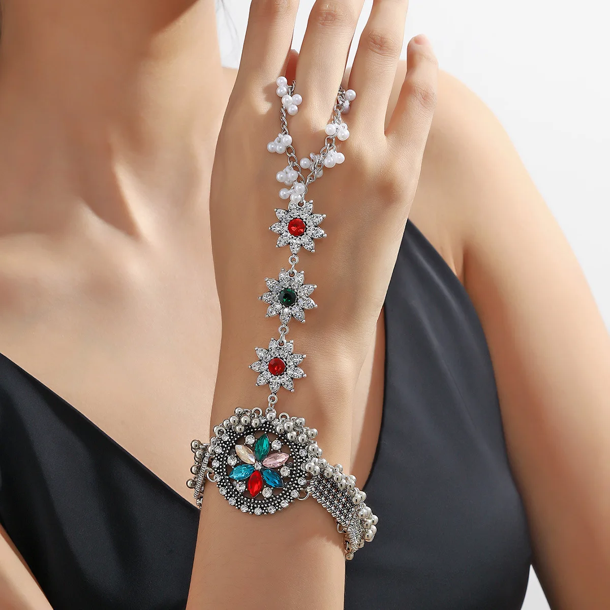 Trendy Vintage Crystal Flower Tassel Chain Ring Bracelet Sets Women Luxury Pearl Ring Connected Finger Charm Bracelets Jewelry