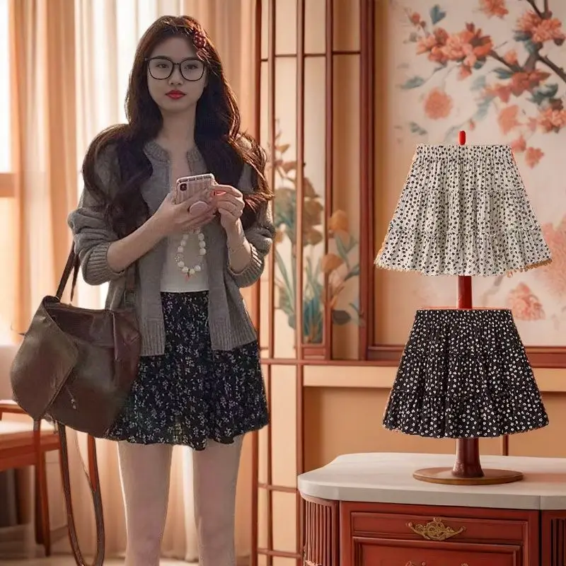 2025 New Summer Women's Floral Tiered Skirt, High Waist Black A-Line Mini Skirt for Petite Women