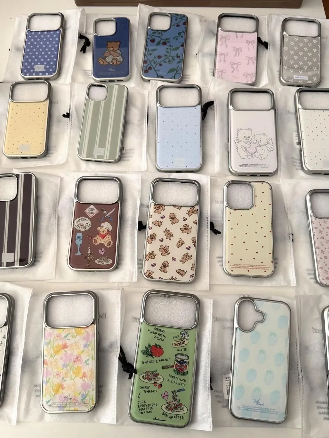 Korean ins Cute Bear Polka Dot Lovely Pattern Phone Case For iPhone 17 16 15 14 13 12 11 Pro MAX Plus 17air 16e Drop Glue Cover