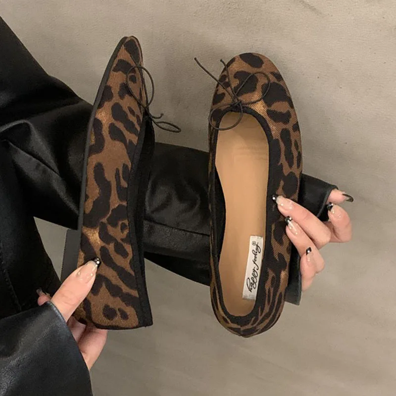 2024 Summer Leopard New Brand Women Flat Shoes Fashion Leopard Print Ladies Elegant Shallow Slip On Soft Ballerinas Shoes