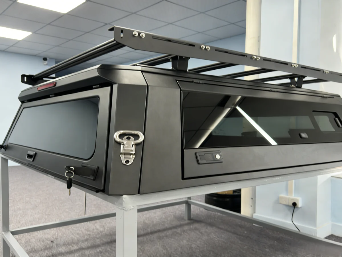 

Водонепроницаемый алюминиевый тент-кемпер Dream Garage 4x4 для пикапов с креплением на рейлинги для BYD Shark 6, Range Rover, F150, Tacoma