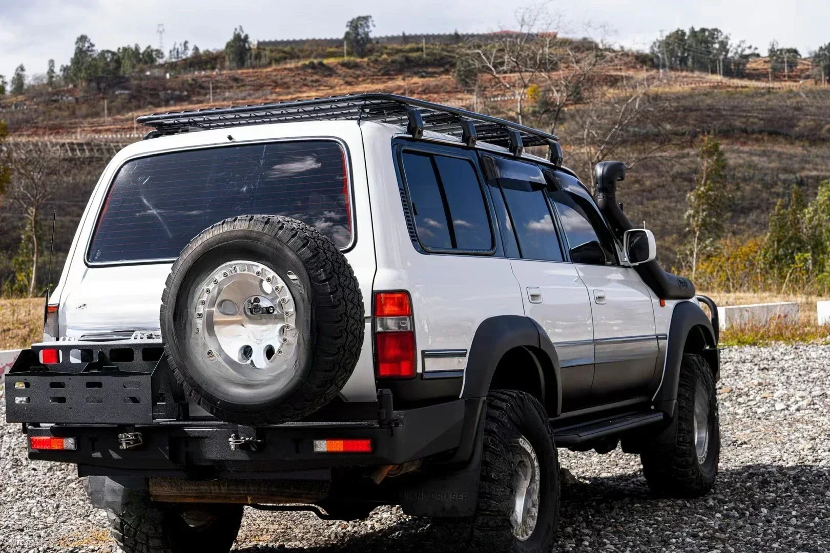 

Suitable For Toyota LC80 Rear Insurance Bar LC80 Rear Protection Bar Modification