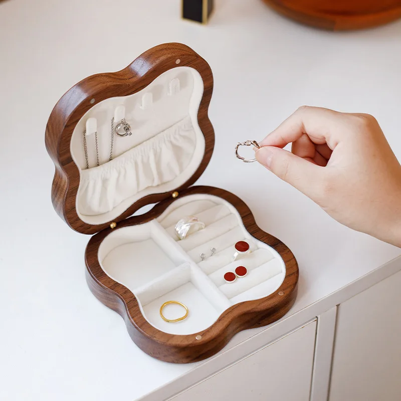 portagioie-portatile-in-legno-con-grazioso-design-a-forma-di-agnello-–-custodia-compatta-per-anelli-orecchini-e-collane-regalo-di-compleanno-perfetto