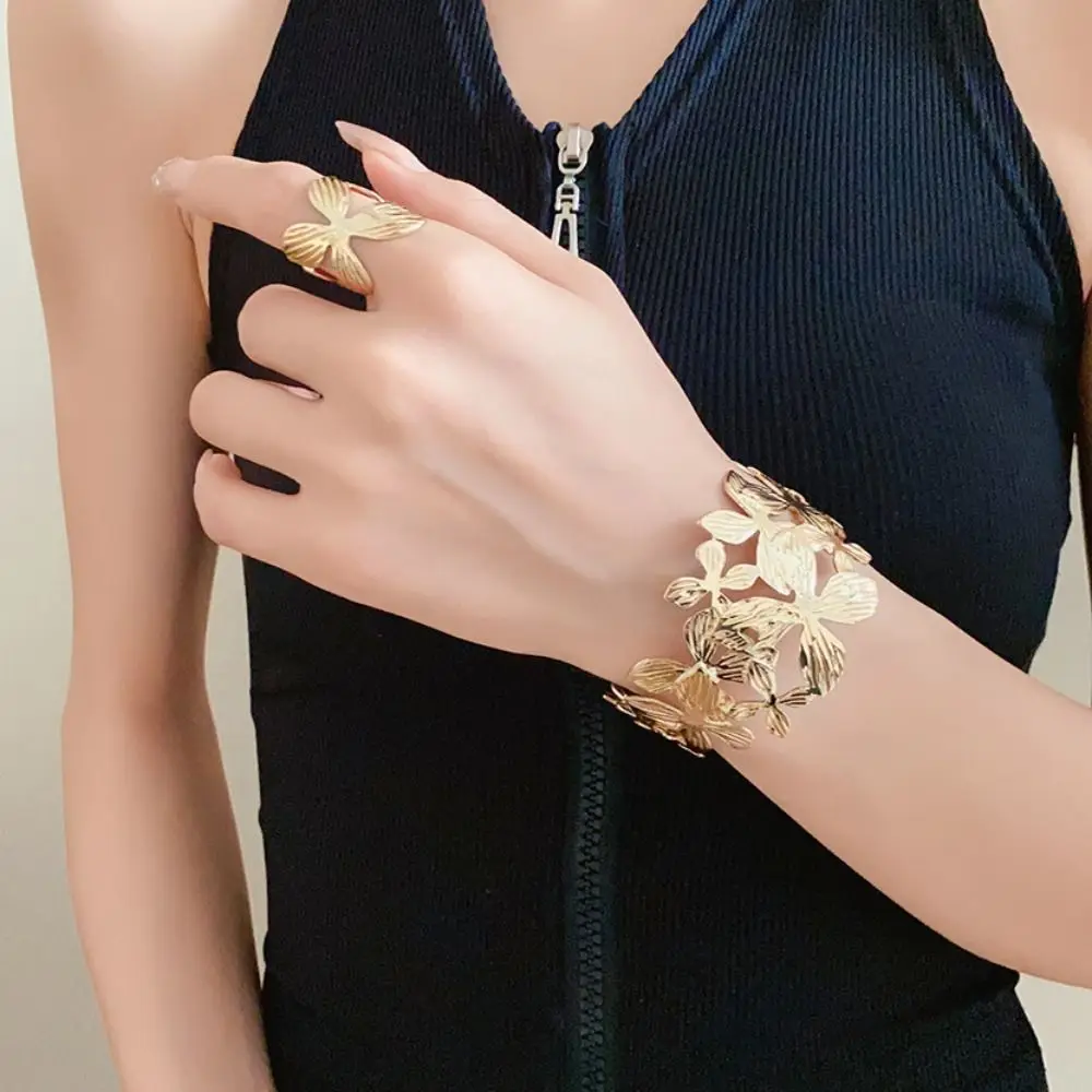 Exquisite Flower Cuff Bangle Flora Design Wide Cuff Hollow Bangle Casting Technique Gold/silver Open Bracelet Women's Jewelry