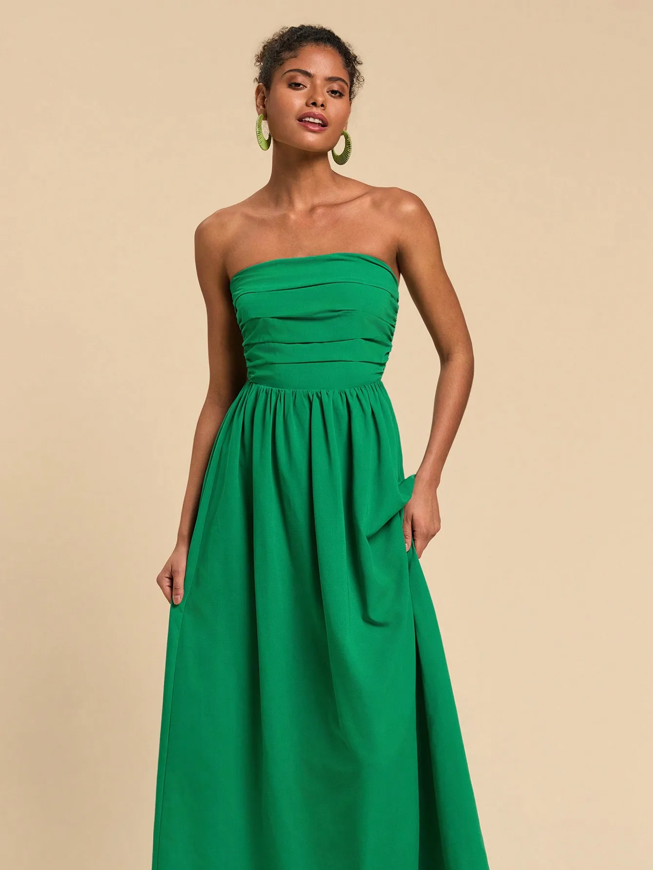 

Emerald Green Strapless Ruched Maxi Dress with Pockets
