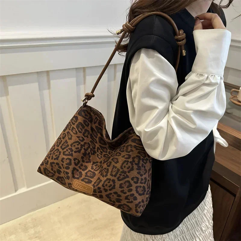 2025 Trend Leopard Print Shoulder Bag Commuting Armpit Bag Tote Bag Fashion Tote Bag Women Designer Purses Personality Handbag