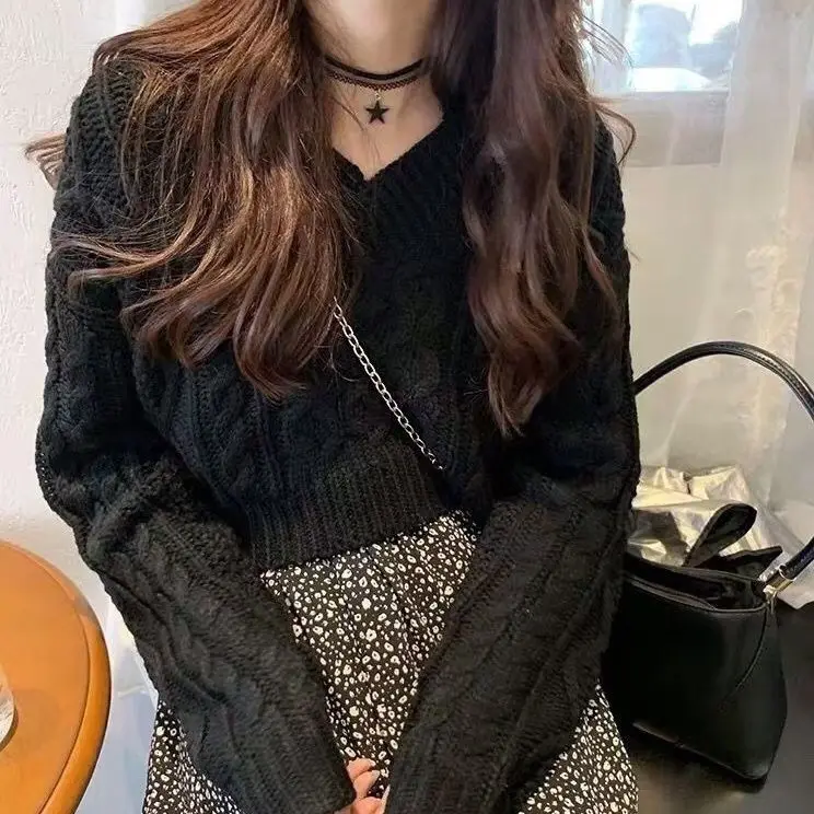 V-Neck Knitted Sweater 2024 Autumn New Slim Fit Harajuku Back-Tie Twist Pullover Women Long-Sleeved Top