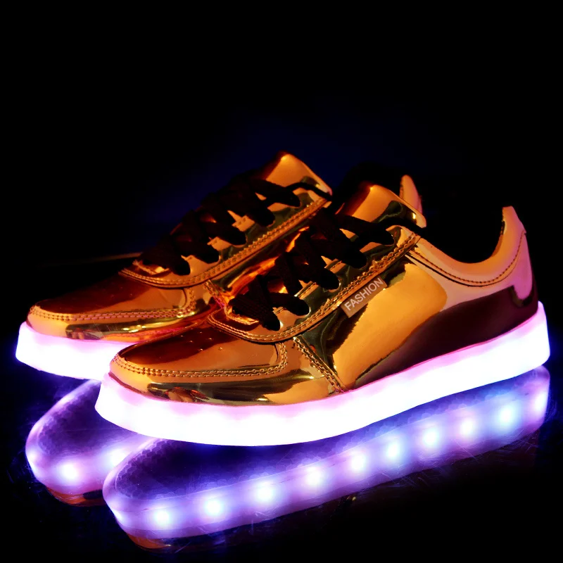 Hot Sale Golden Glitter Men\'s Skateboard Shoes Shiny Mirror Designer Trainers Women Shoes Luminous Hip Hop Luxury Sneakers Men