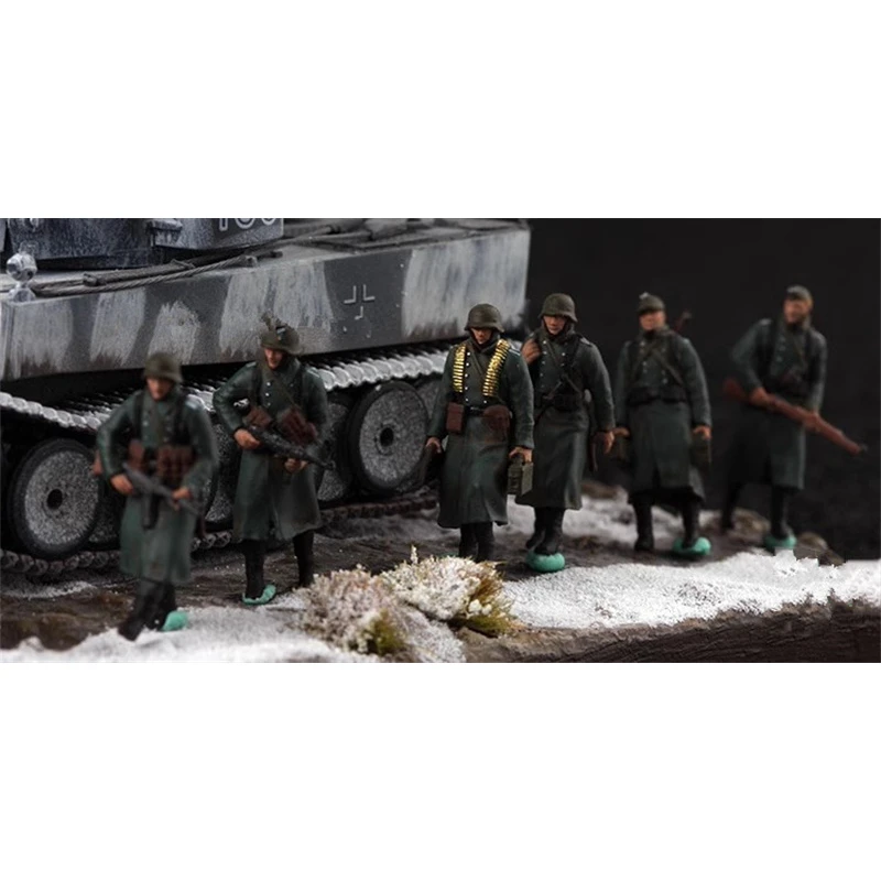 

1:72 Scale Model 6 Pcs Action Figure German March Soldiers Winter Coat Version Doll Toys DIY Scene Accessory Collection Display
