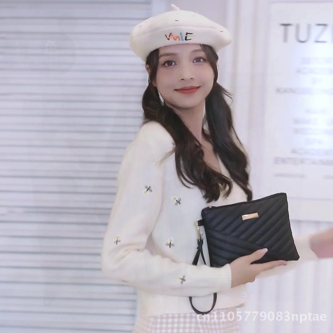 

Fashion Joker Embroidered Clutch Bag Large Capacity Women's Mobile Phone Bag PU Leather Zipper Ladies Small Square Bag