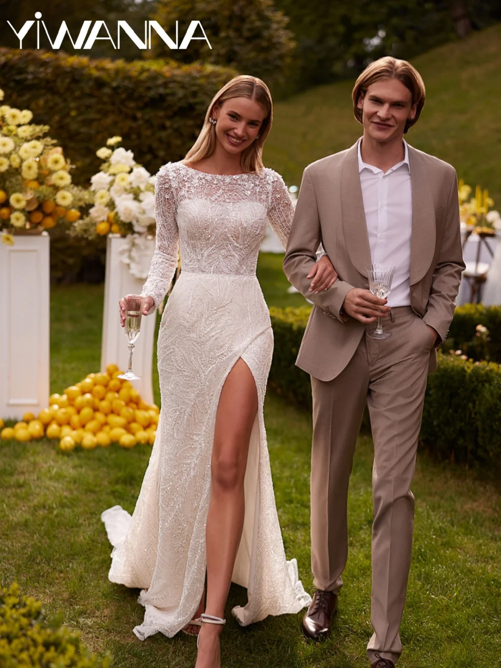 

Attractive 3D Flower Beaded Wedding Dress With Slit Oneck Long Sleeved Bridal Gown New Customized Mermaid Dresses For Bride