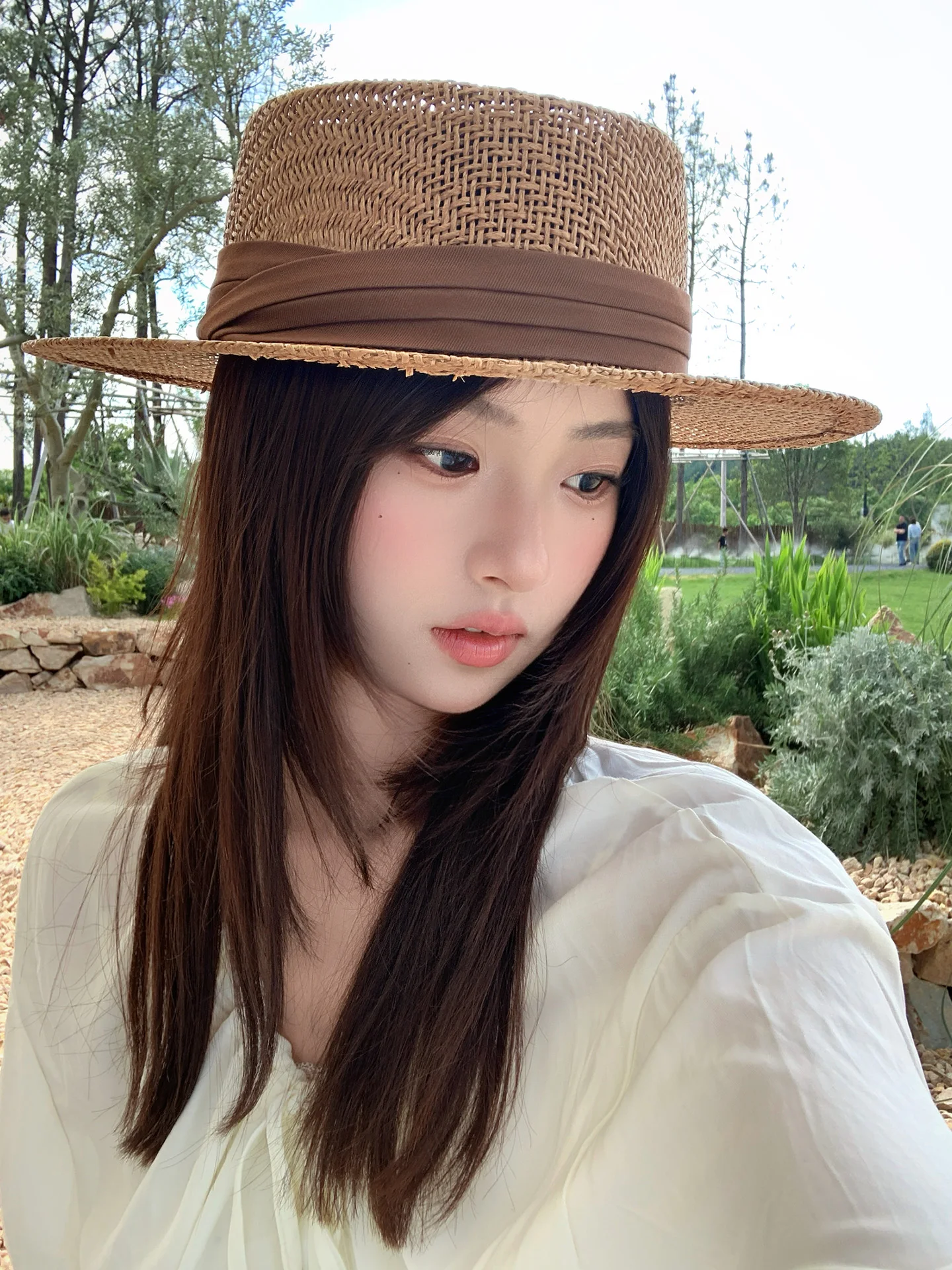 Women's Summer Beach Vacation Style Sun Protection Hollow out Flat Top Straw Hat Retractable Brim Woven Retro Gift Hat