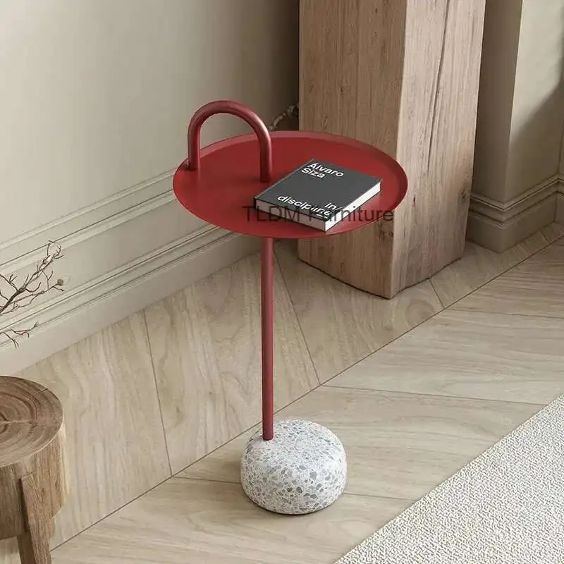 

Металлический утюг, приставной столик для гостиной, диван для гостиной, угловой столик, журнальный столик для хранения на балконе, прикроватные тумбочки для спальни