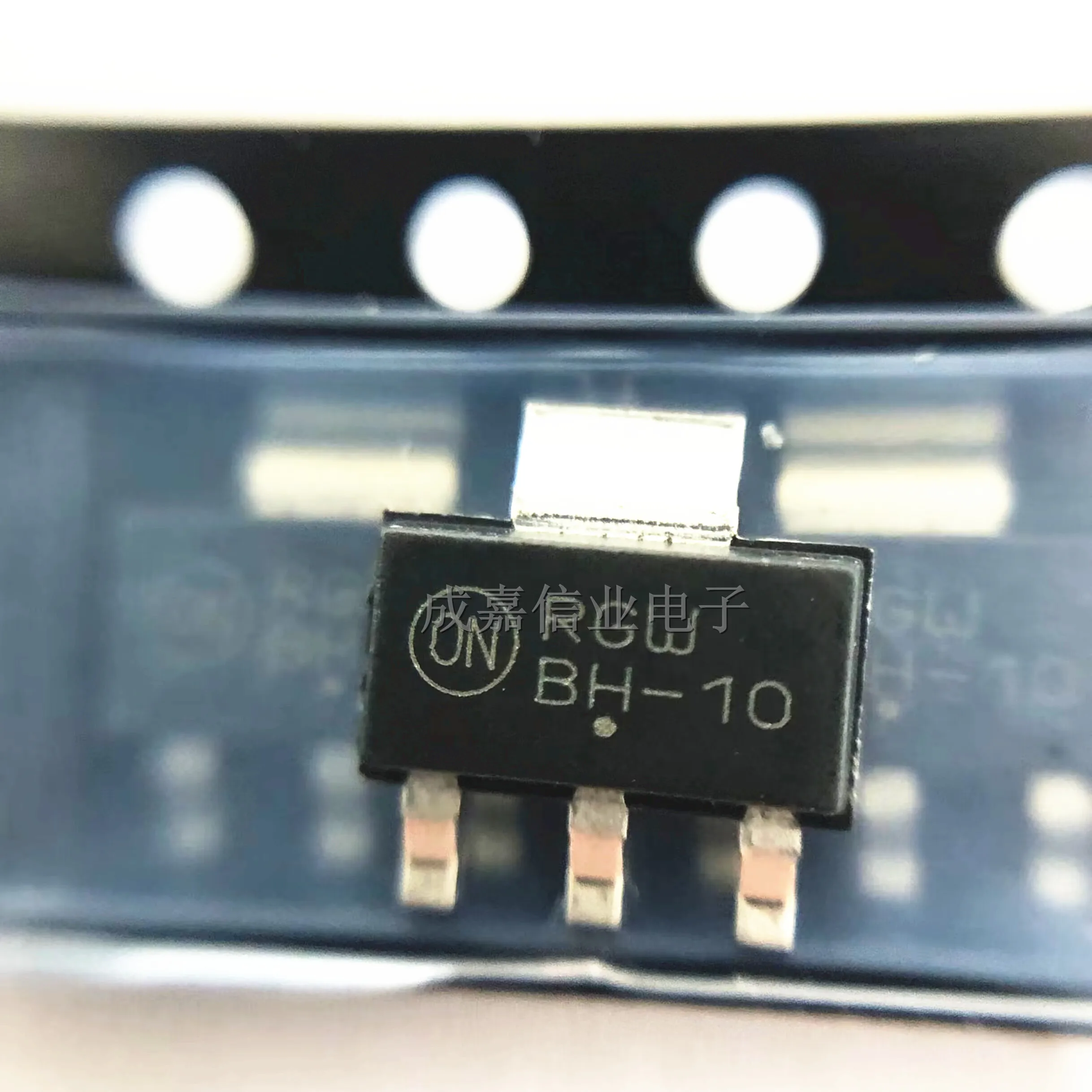 Transistores bipolares BCP56-10T1G SOT-223-4, temperatura de funcionamiento de BJT 1A 100V NPN:- 65 C-+ 150 C, 10 unidades/lote