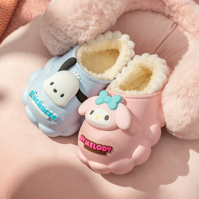 Sanrio Winter Cute Cartoon antypoślizgowe dziecięce pluszowe kapcie miękka podeszwa klapki japonki dziecięce dziewczęce kryty muły ciepłe domowe